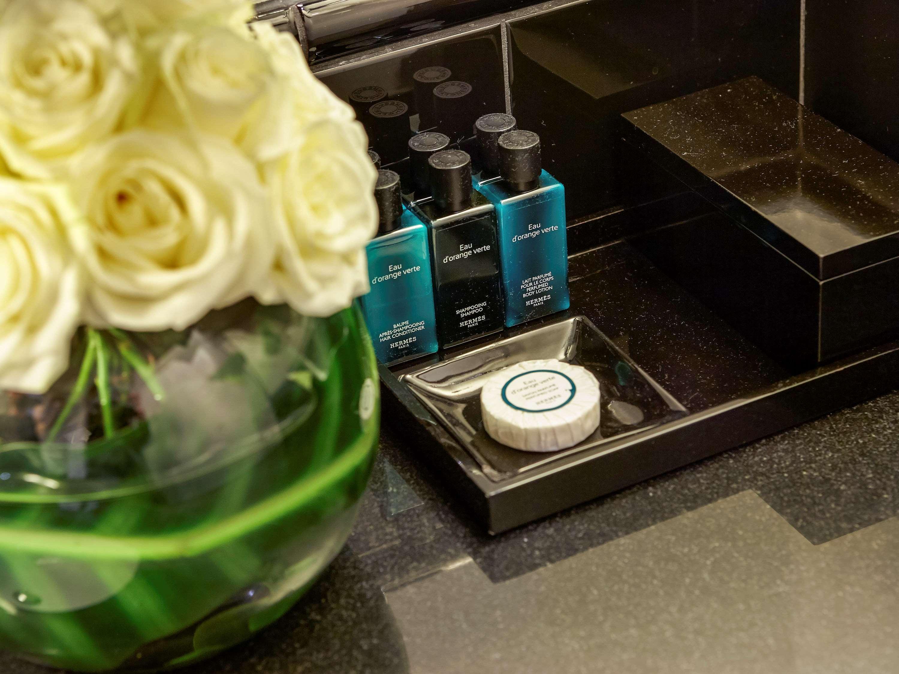 Sofitel London St James Εξωτερικό φωτογραφία A selection of amenities