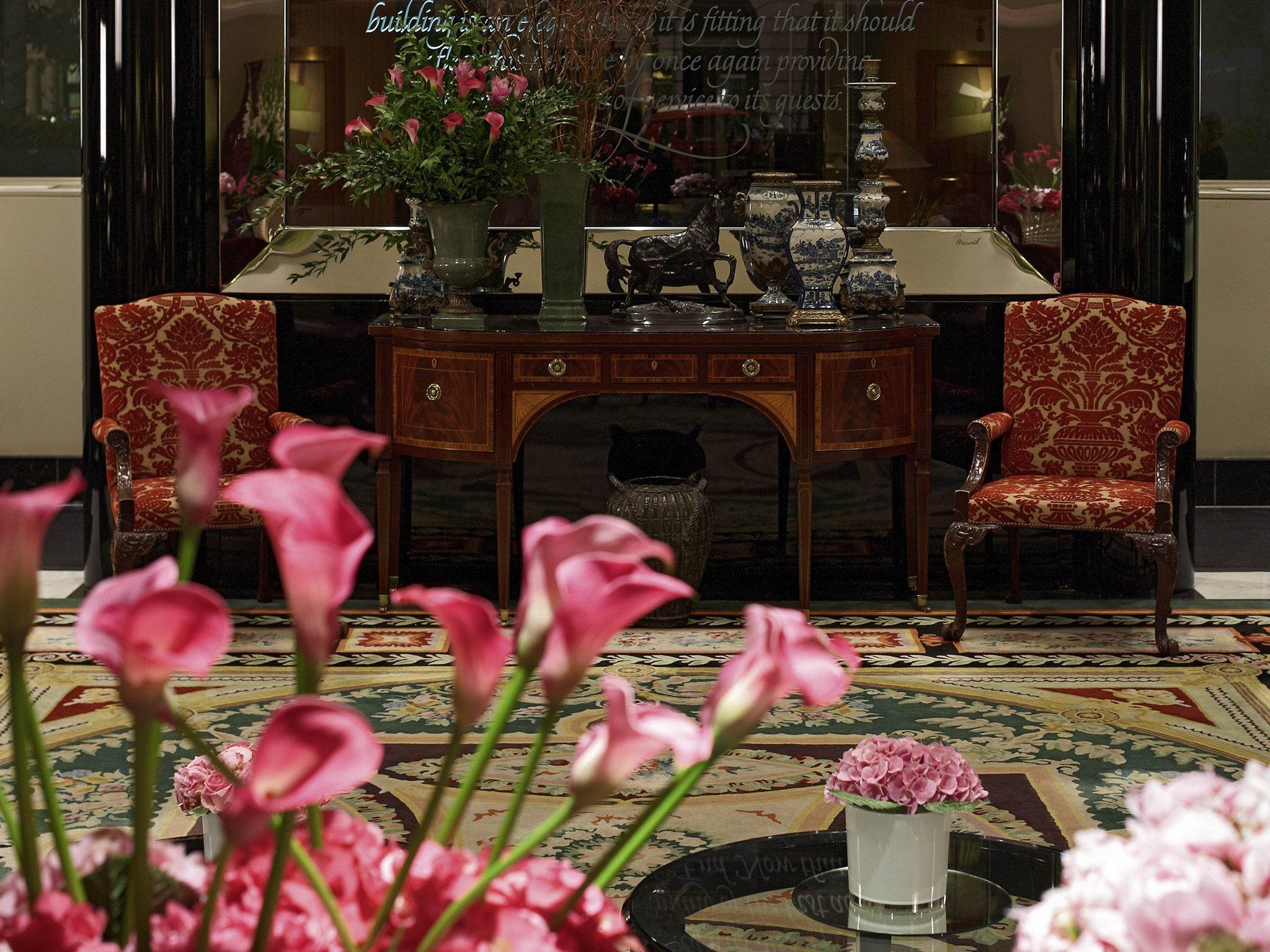 Sofitel London St James Εξωτερικό φωτογραφία The lobby of the hotel