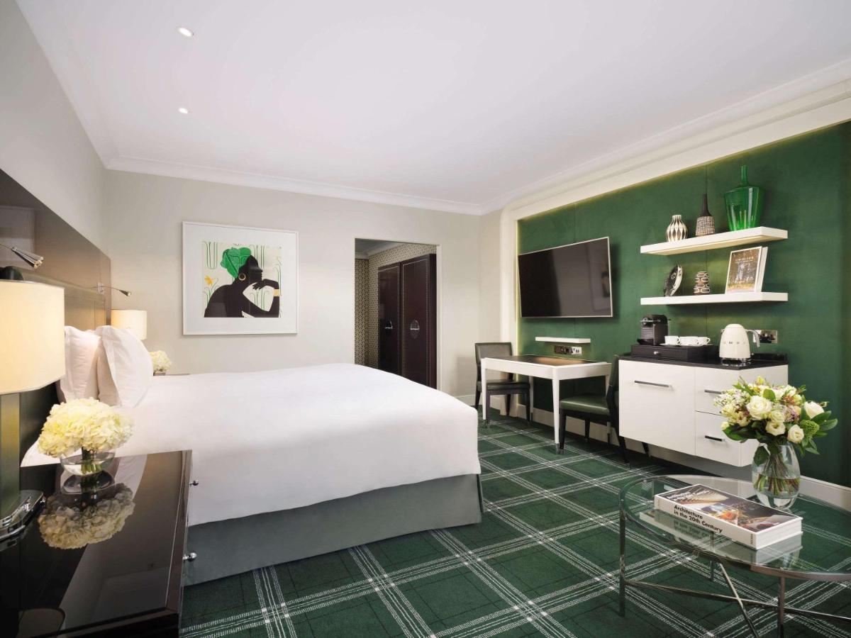 Sofitel London St James Εξωτερικό φωτογραφία A room at the hotel