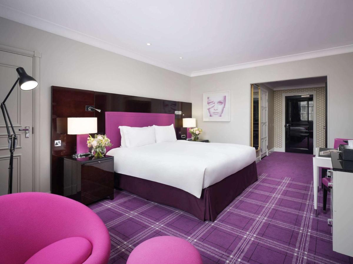 Sofitel London St James Εξωτερικό φωτογραφία A suite at the InterContinental London Park Lane