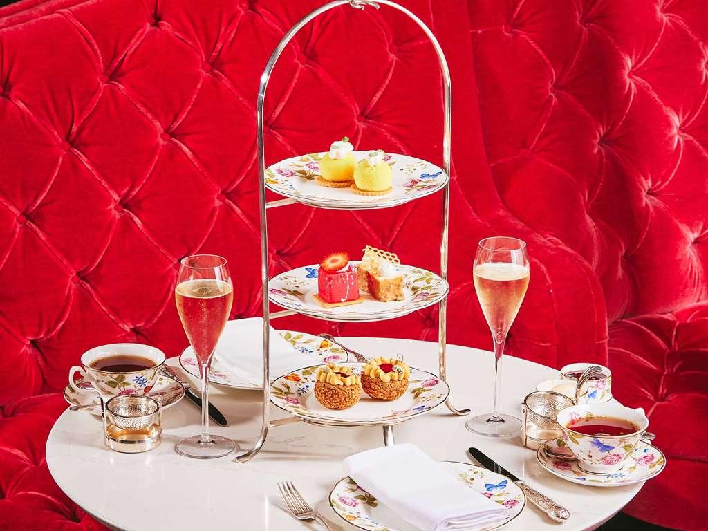 Sofitel London St James Εξωτερικό φωτογραφία Afternoon tea at the Ritz