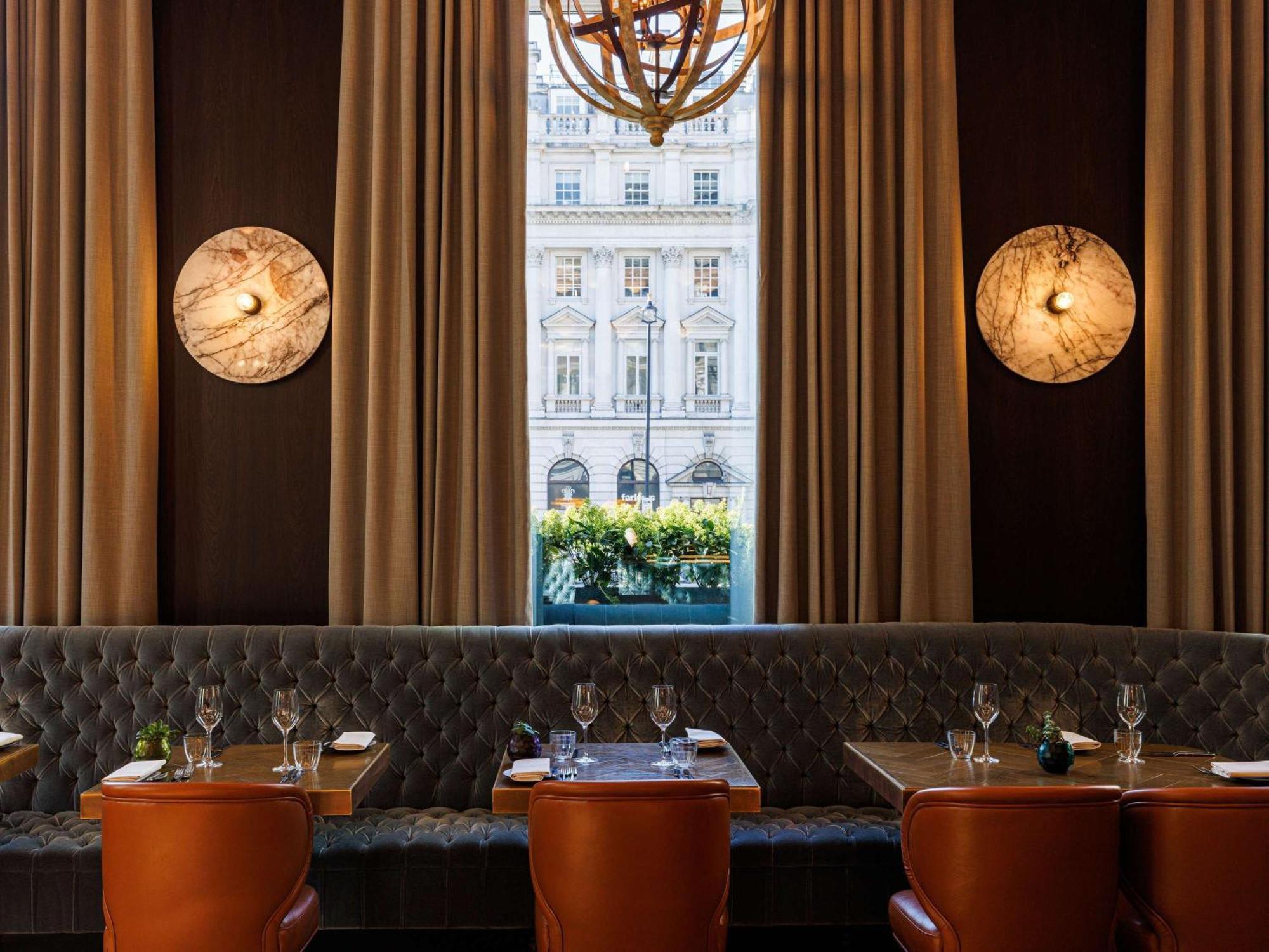 Sofitel London St James Εξωτερικό φωτογραφία Interior of the restaurant